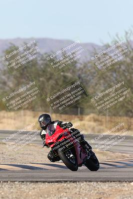 media/Dec-01-2025-Moto Forza (Mon) [[2daa91e15f]]/3-Beginner Group/Session 3 (Turn 3)/